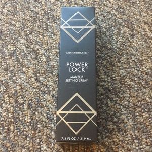 Kristofer Buckle Power Lock makeup setting spray